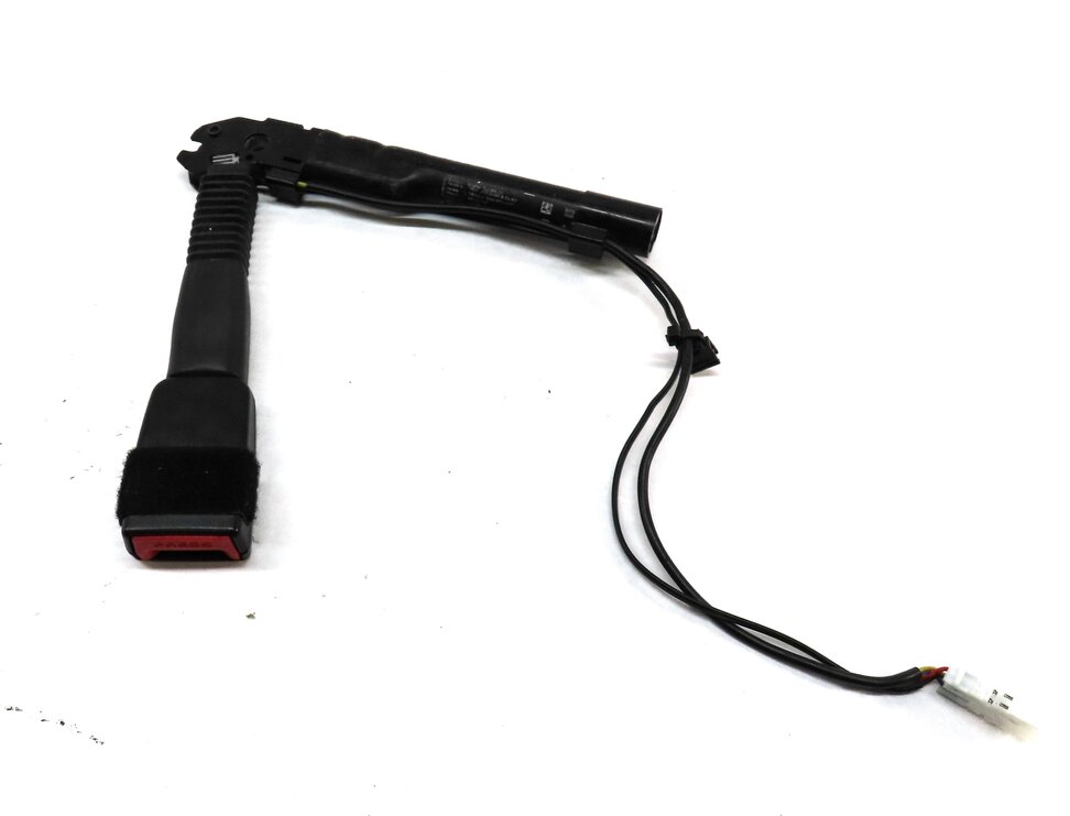 Thumbnail 2: 12-19 BMW 2 3 4 M3 (F22 F32 F33 F34 F36) FRONT RIGHT PASSENGER SEATBELT RECEIVER