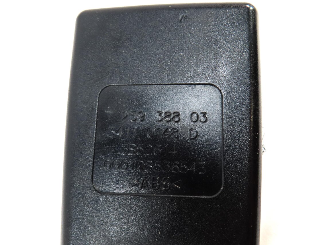 Thumbnail 4: 12-19 BMW 2 3 4 M3 (F22 F32 F33 F34 F36) FRONT RIGHT PASSENGER SEATBELT RECEIVER