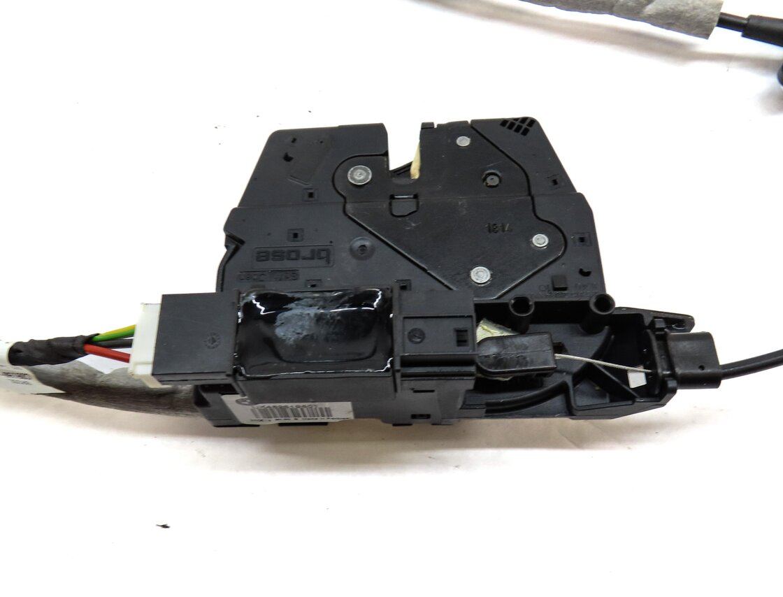 Thumbnail 7: 2015 BMW 428i (F32) REAR HATCH TRUNK LATCH w/ SOFT CLOSE 51247269518