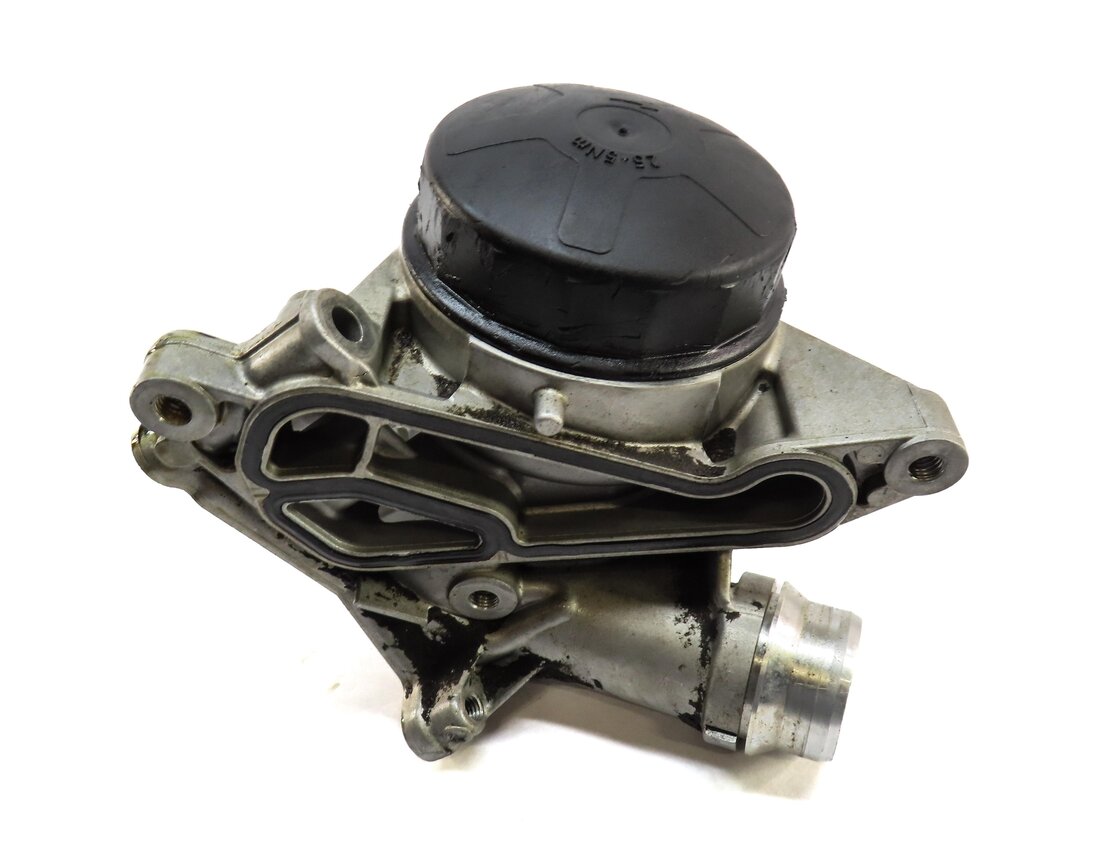 Thumbnail 3: 2015 BMW 428i (F32) 2.0L TURBO N20 ENGINE OIL FILTER HOUSING 11427548032