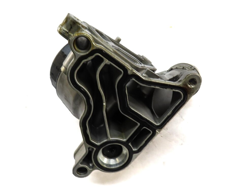 Thumbnail 5: 2015 BMW 428i (F32) 2.0L TURBO N20 ENGINE OIL FILTER HOUSING 11427548032