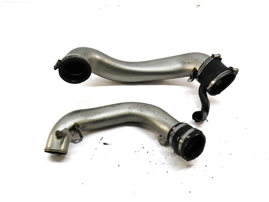 Thumbnail 2: 2014 MERCEDES GL450 (X166) 4.6L TURBO ENGINE RIGHT AIR INTAKE PIPE SET 2