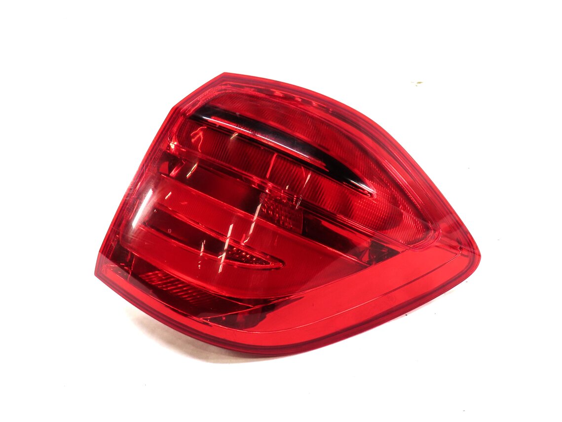 Thumbnail 3: 13-16 MERCEDES GL350 GL450 GL550 (X166) RIGHT REAR TAILLIGHT BRAKE LIGHT LAMP