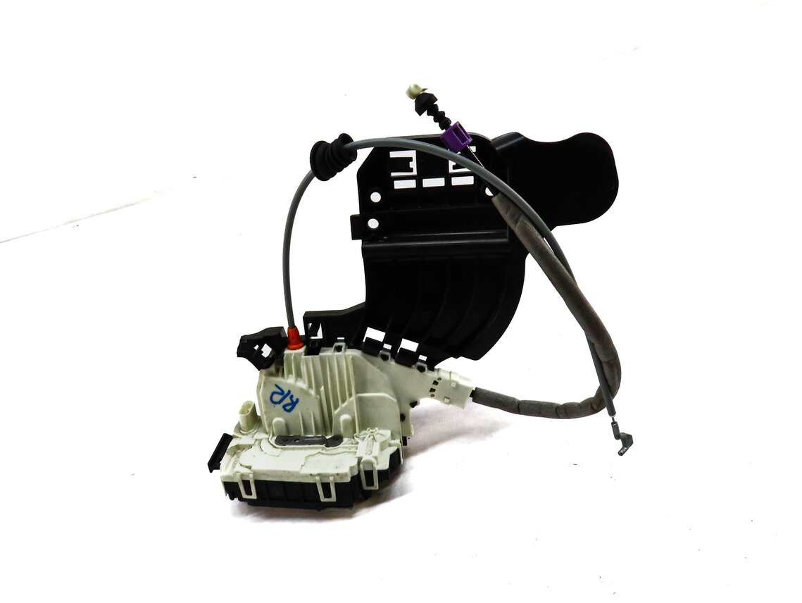 Thumbnail 1: 11-19 MERCEDES B CLA CLS E GL GLA ML (W166 W212 X166 X204) RIGHT REAR DOOR LATCH