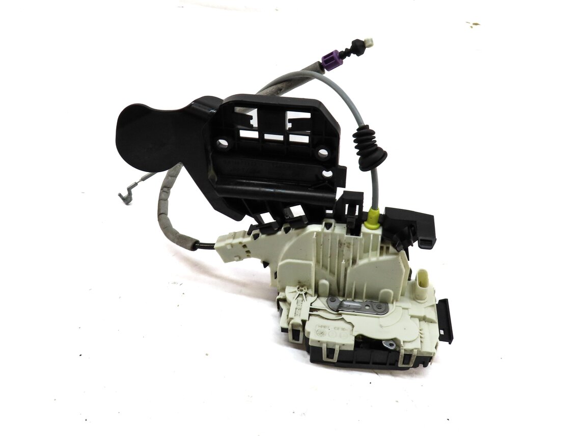 12-20 MERCEDES B GL GLC GLA ML (W166 W242 X166) LEFT FRONT DRIVER DOOR LATCH