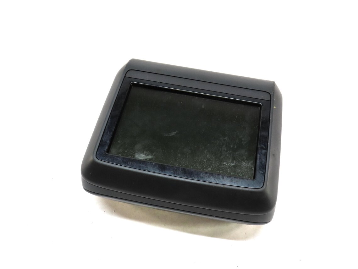 Thumbnail 2: 11-19 MERCEDES E GL ML S CLASS - REAR ENTERTAINMENT HEADREST VIDEO SCREEN