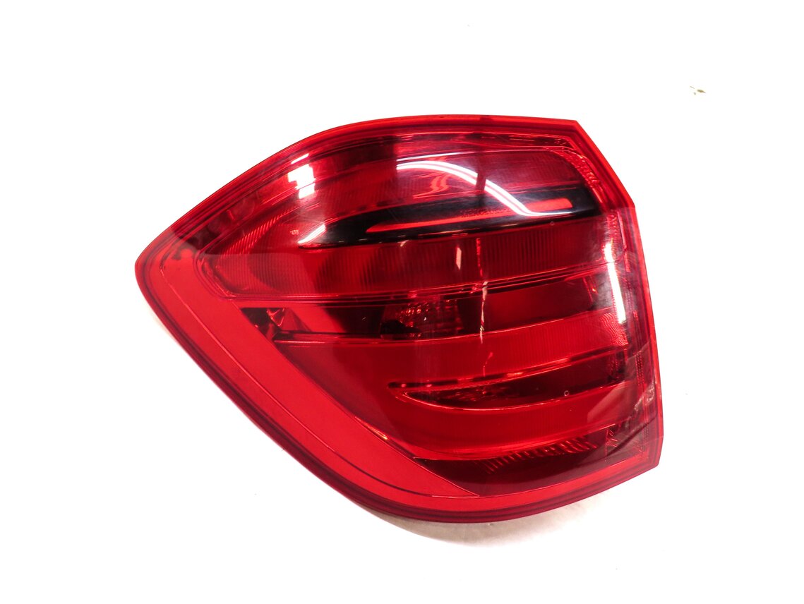 Thumbnail 3: 13-16 MERCEDES GL350 GL450 GL550 (X166) LEFT DRIVER TAILLIGHT BRAKE LIGHT LAMP