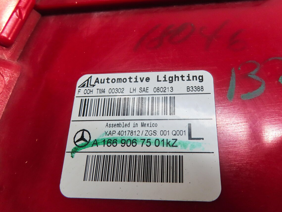 Thumbnail 6: 13-16 MERCEDES GL350 GL450 GL550 (X166) LEFT DRIVER TAILLIGHT BRAKE LIGHT LAMP