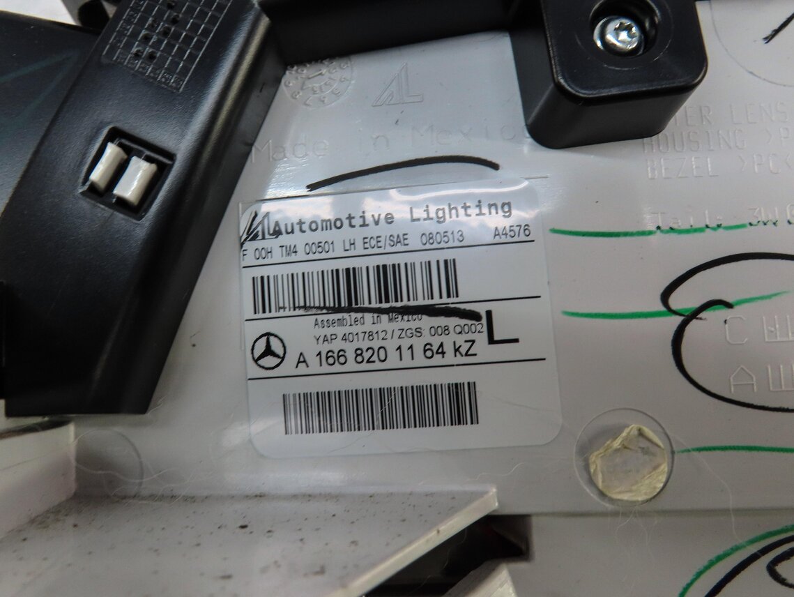 Thumbnail 6: 13-16 MERCEDES GL350 GL450 GL550 (X166) LEFT DRIVER INNER TAILLIGHT LIGHT LAMP