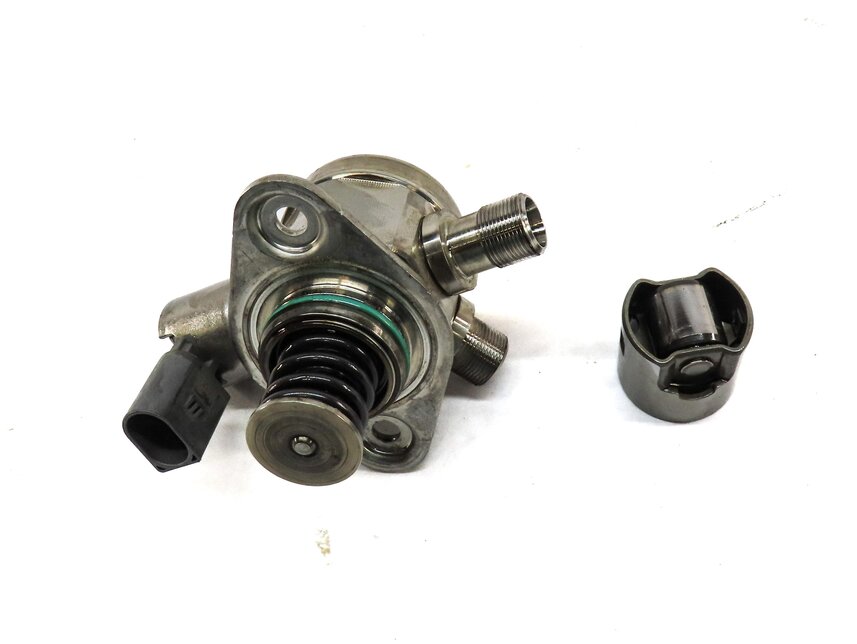 Thumbnail 2: 11-20 MERCEDES CL E G GL ML SL S SL CLS W212 W222 LEFT HIGH PRESSURE FUEL PUMP