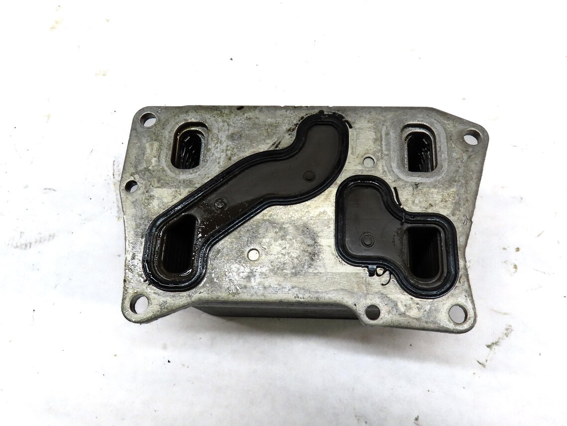 Thumbnail 3: 11-20 MERCEDES CL E GL ML S CLASS (W166 X166 C216) 4.6L TURBO ENGINE OIL COOLER