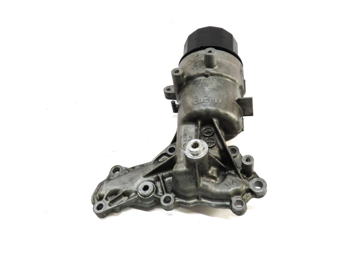 Thumbnail 3: 2014 MERCEDES GL450 (X166) 4.6L TURBO ENGINE OIL FILTER HOUSING 2781800410
