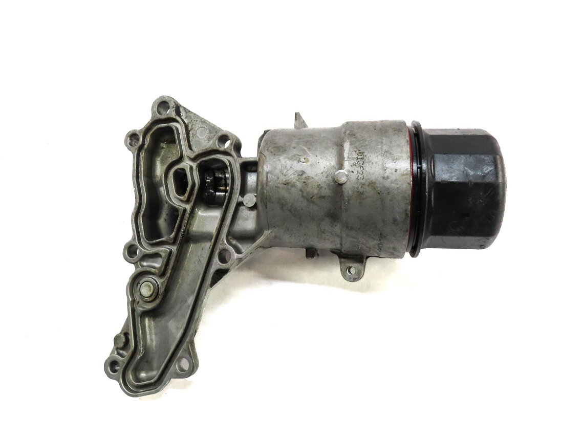 Thumbnail 4: 2014 MERCEDES GL450 (X166) 4.6L TURBO ENGINE OIL FILTER HOUSING 2781800410