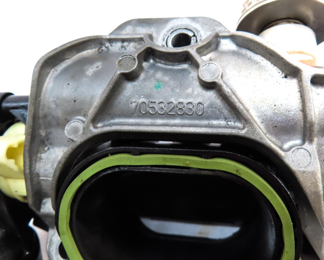 Thumbnail 6: 12-17 AUDI A6 A7 Q5 S5 SQ5 (C7 4G8 B8 8T 8R) LEFT INTAKE MANIFOLD DIFFUSER RAIL