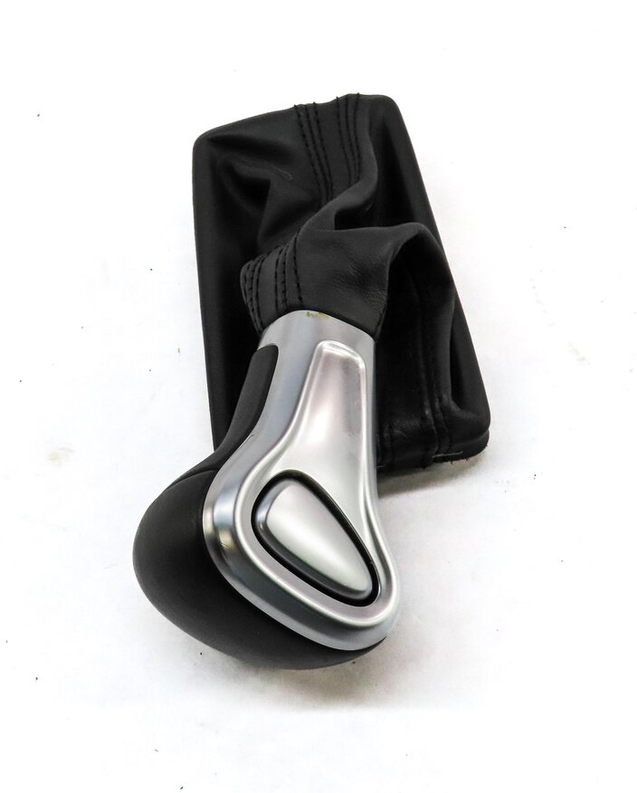 Thumbnail 3: 2012 AUDI A7 (C7 4G8) SHIFT SHIFTER KNOB AND BOOT (BLACK & SILVER) 4G1713139R