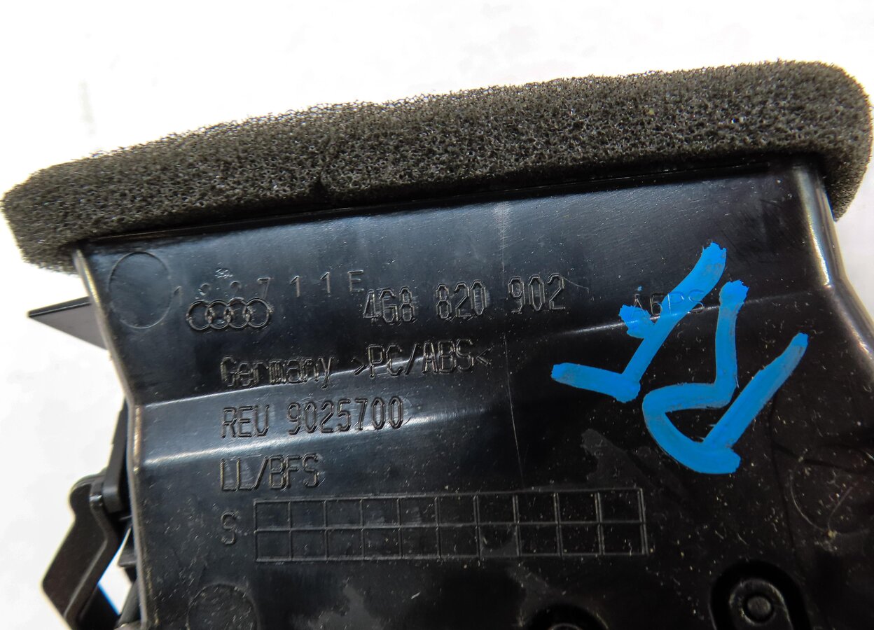 Thumbnail 5: 2012 AUDI A7 (C7 4G8) FRONT RIGHT PASSENGER DASH HVAC A/C HEATER AIR VENT BLACK
