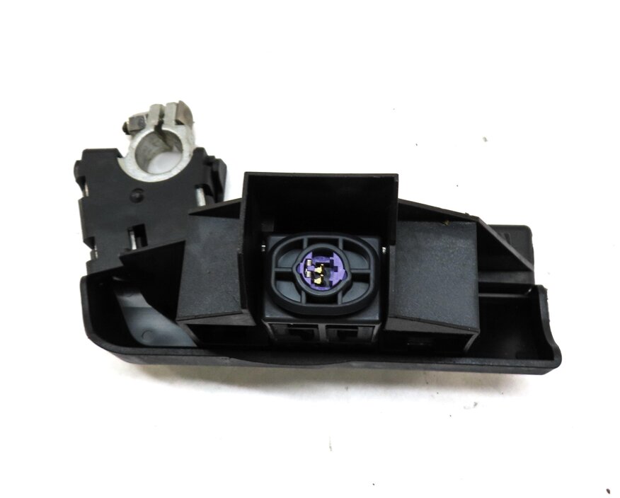 Thumbnail 3: 2012 AUDI A7 (C7 4G8) BATTERY OVERLOAD PROTECTION SWITCH 4F0915519