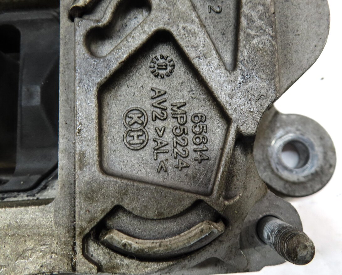 Thumbnail 6: 2012 AUDI A7 (C7 4G8) 3.0L SUPER CENTER TRANSMISSION MOUNT BRACKET 4G0399153A