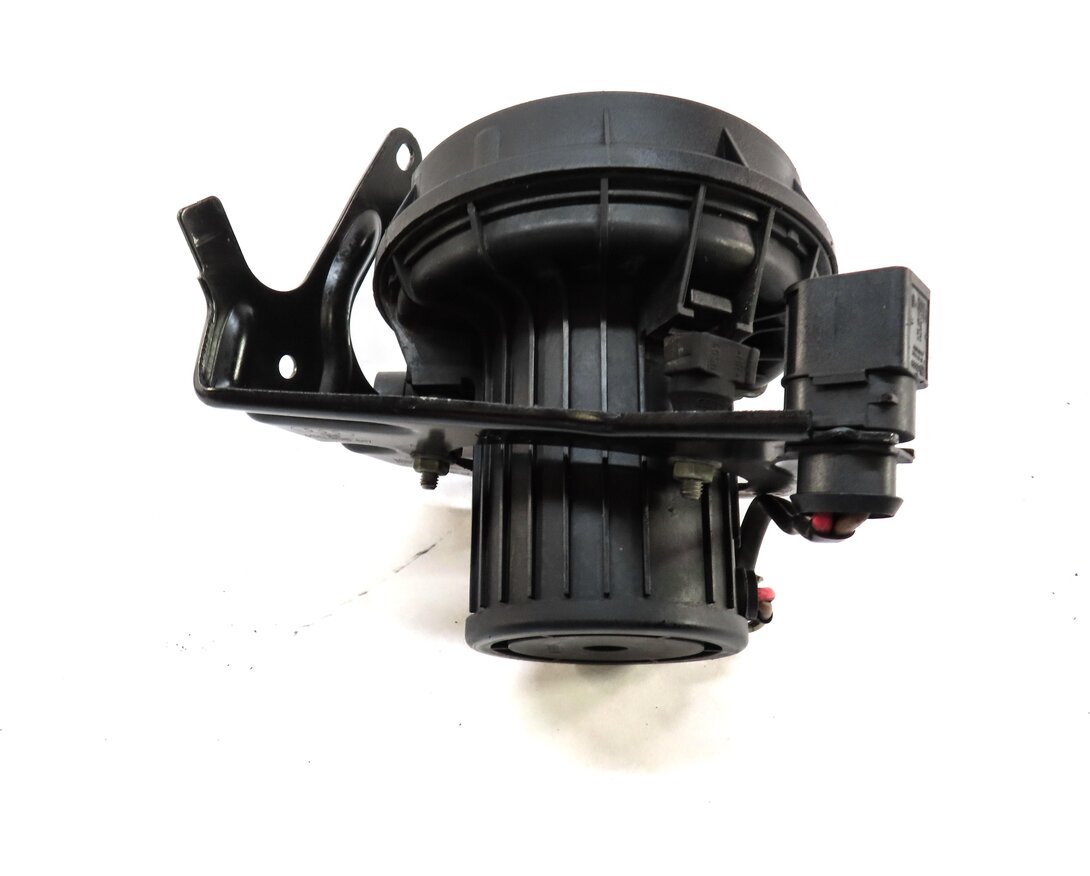 Thumbnail 4: 2012 AUDI A7 (C7 4G8) 3.0L SUPER CGXB ENGINE SMOG AIR INJECTION PUMP 079959231A
