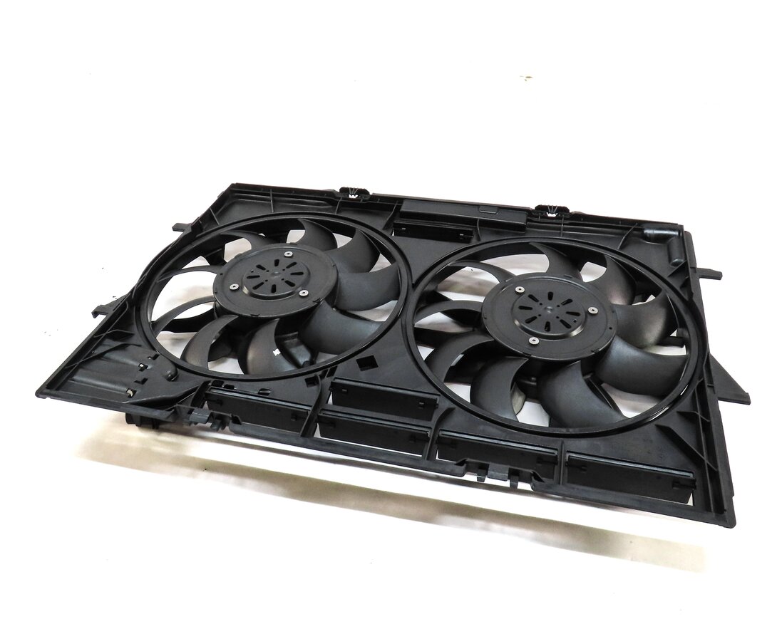 12-18 AUDI A6 A7 (C7) 3.0L SUPERCHARGED ENGINE - RADIATOR COOLING FAN w/ SHROUD