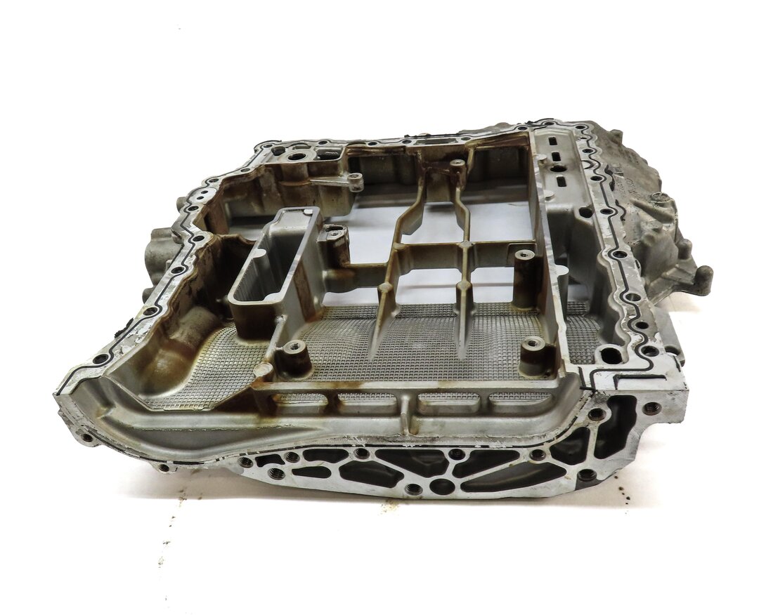 Thumbnail 3: 2012 AUDI A7 (C7 4G8) 3.0L SUPER CGXB ENGINE UPPER OIL PAN 06E103603AH