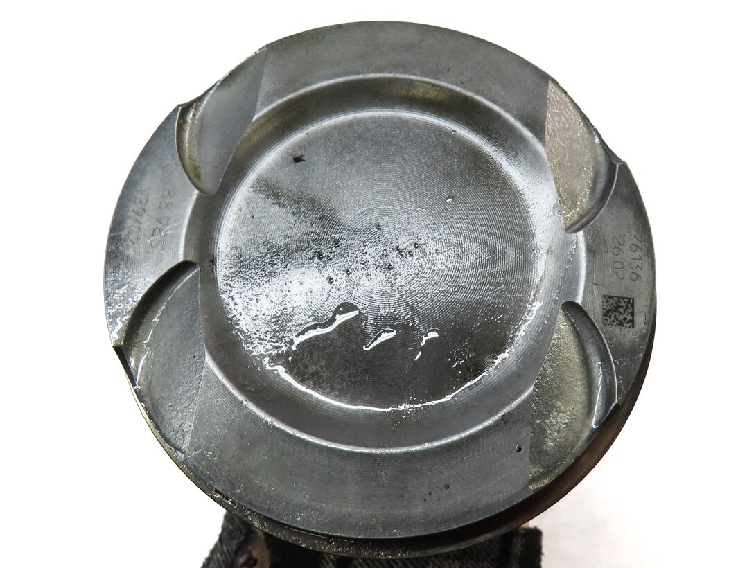 Thumbnail 5: 09-14 BMW 550i 750i X5 X6 (F01 F10 E70 E71) 4.4L N63 TURBO ENGINE PISTON SET 8