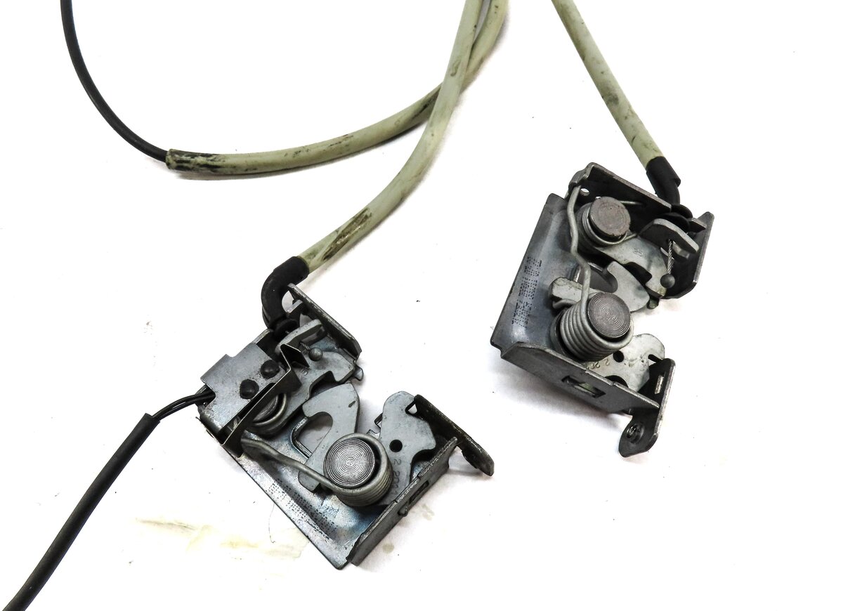 Thumbnail 4: 2012 BMW X5 (E70) FRONT LEFT & RIGHT LOWER HOOD LOCK LATCH SET 2 w/ CABLE