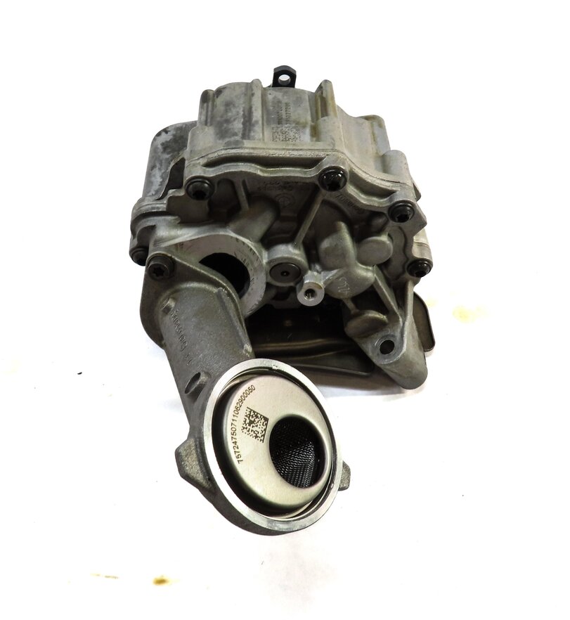 Thumbnail 4: 2012 BMW X5 (E70) 4.4L TURBO N63 ENGINE OIL PUMP w/ PICKUP PICK UP TUBE 7612772