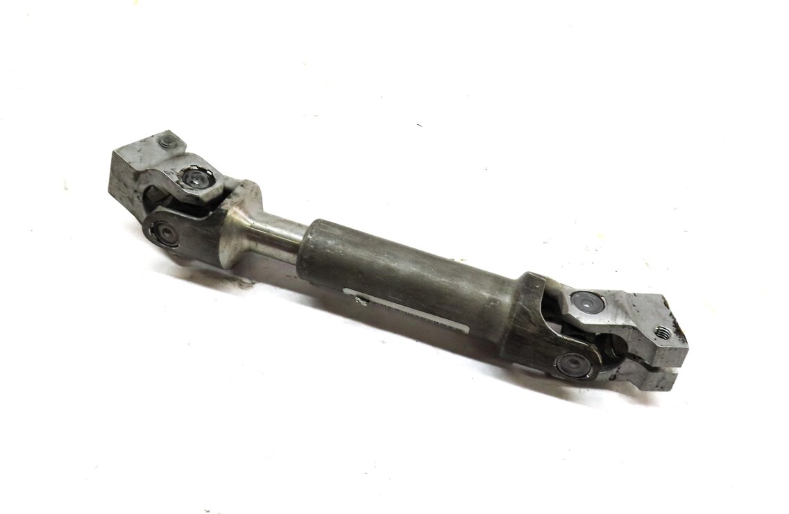 Thumbnail 1: 2012 BMW X5 (E70) STEERING COLUMN LOWER U-JOINT SHAFT 6774110