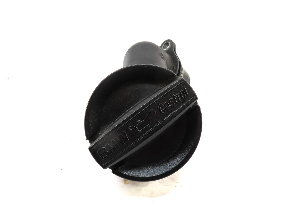 Thumbnail 2: 2012 BMW X5 (E70) 4.4L TURBO N63 ENGINE OIL FILLER NECK w/ CAP 11127507224