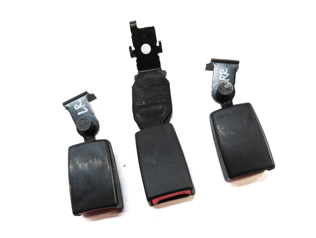 Thumbnail 3: 2012 BMW X5 (E70) REAR SECOND ROW LEFT RIGHT CENTER SEATBELT BUCKLE RECIVER SET3