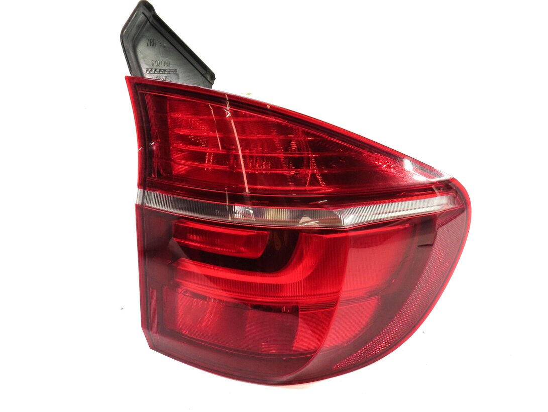 Thumbnail 4: 2011-2013 BMW X5 X5M (E70) RIGHT PASSENGER REAR OUTER TAILLIGHT BRAKE LIGHT LAMP