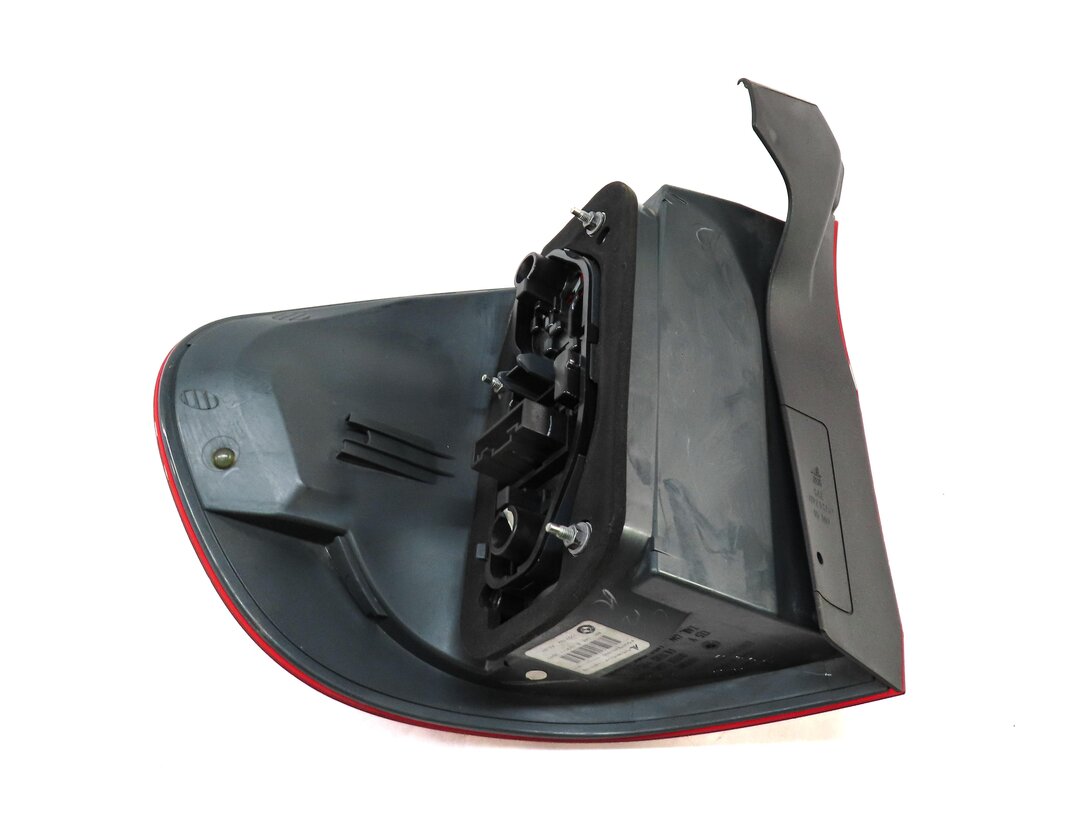 Thumbnail 5: 2011-2013 BMW X5 X5M (E70) RIGHT PASSENGER REAR OUTER TAILLIGHT BRAKE LIGHT LAMP