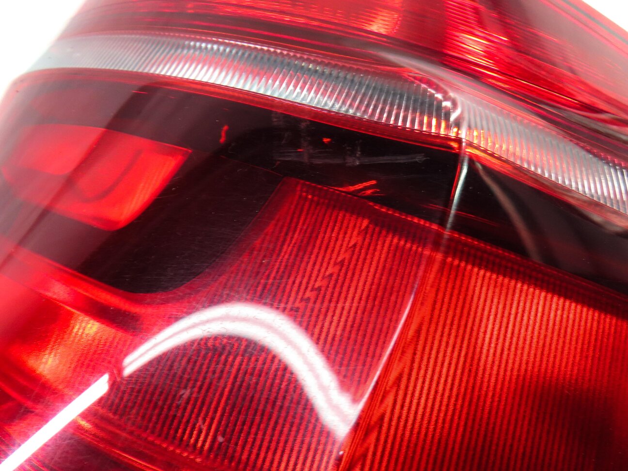Thumbnail 8: 2011-2013 BMW X5 X5M (E70) RIGHT PASSENGER REAR OUTER TAILLIGHT BRAKE LIGHT LAMP