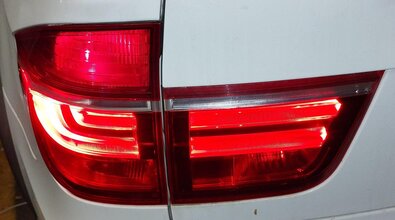 Thumbnail 2: 11-13 BMW X5 X5M (E70) LEFT DRIVER INNER TAILLIGHT LIGHT LAMP (INCANDESCENT)