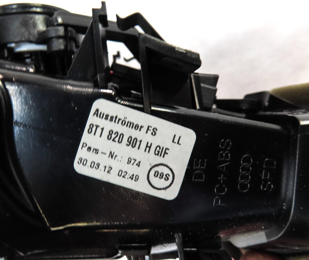 Thumbnail 5: 2013 AUDI S5 (B8 8T) FRONT LEFT DRIVER OUTER DASH HEATER A/C AIR VENT