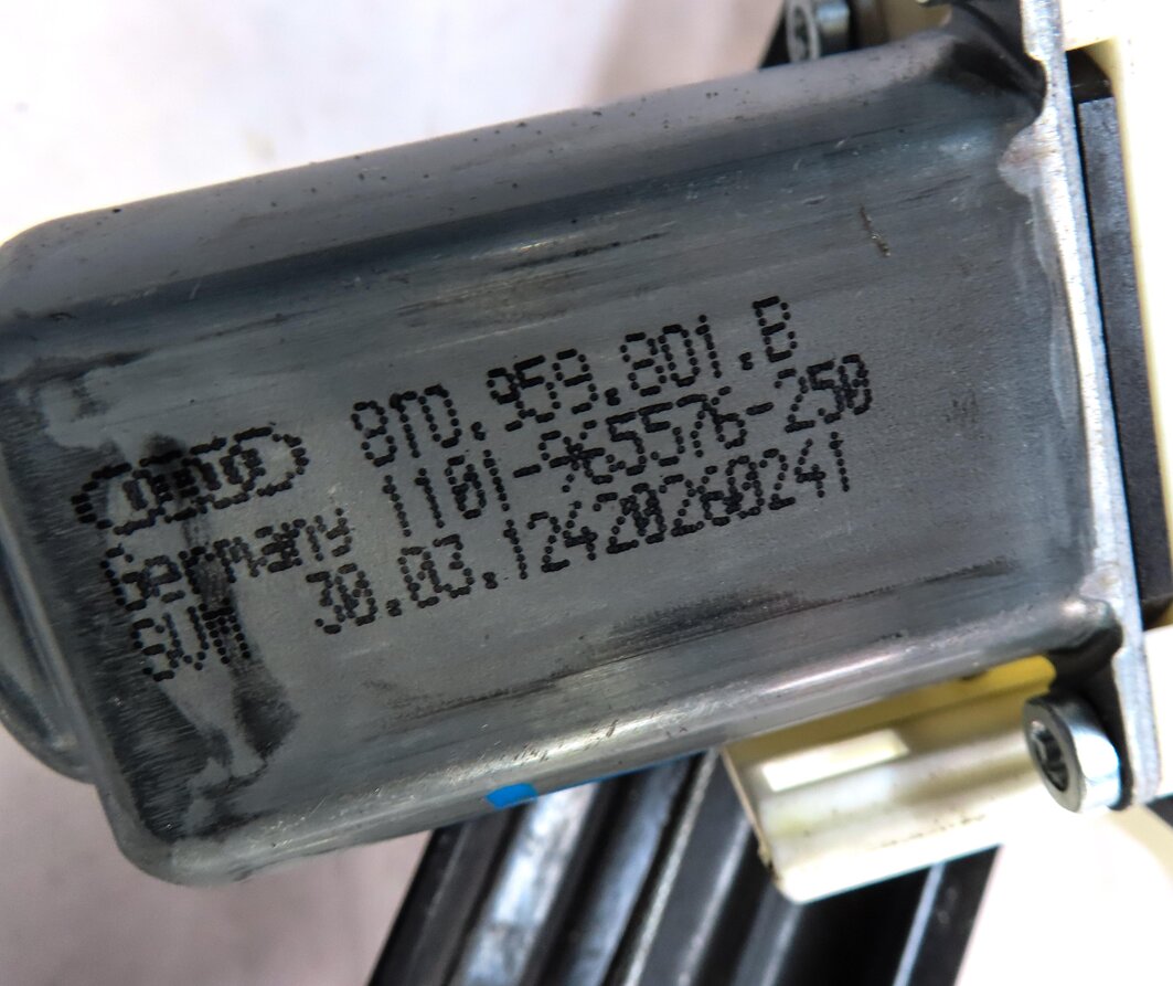 Thumbnail 7: 2013 AUDI S5 (B8 8T) FRONT LEFT DRIVER WINDOW REGULATOR w/ MOTOR