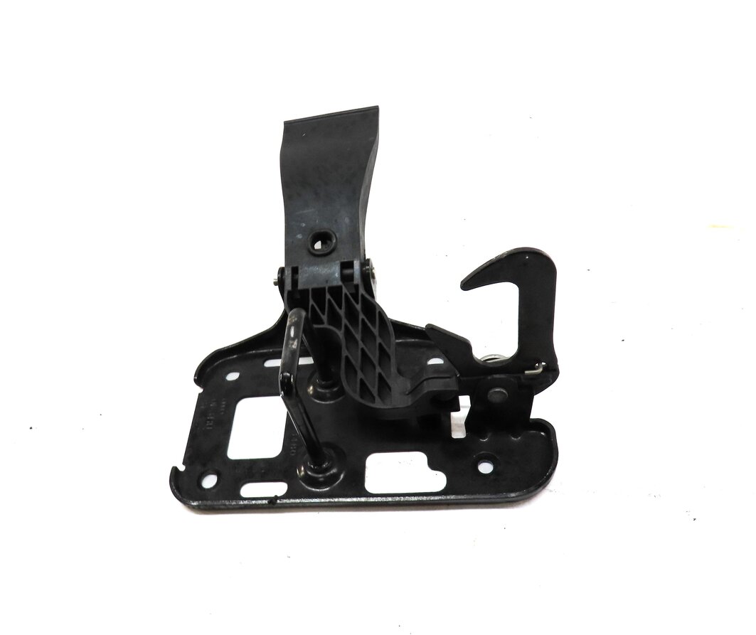 Thumbnail 2: 2013 AUDI S5 (B8 8T) FRONT HOOD SAFETY LATCH CATCH HOOK RELEASE LEVER