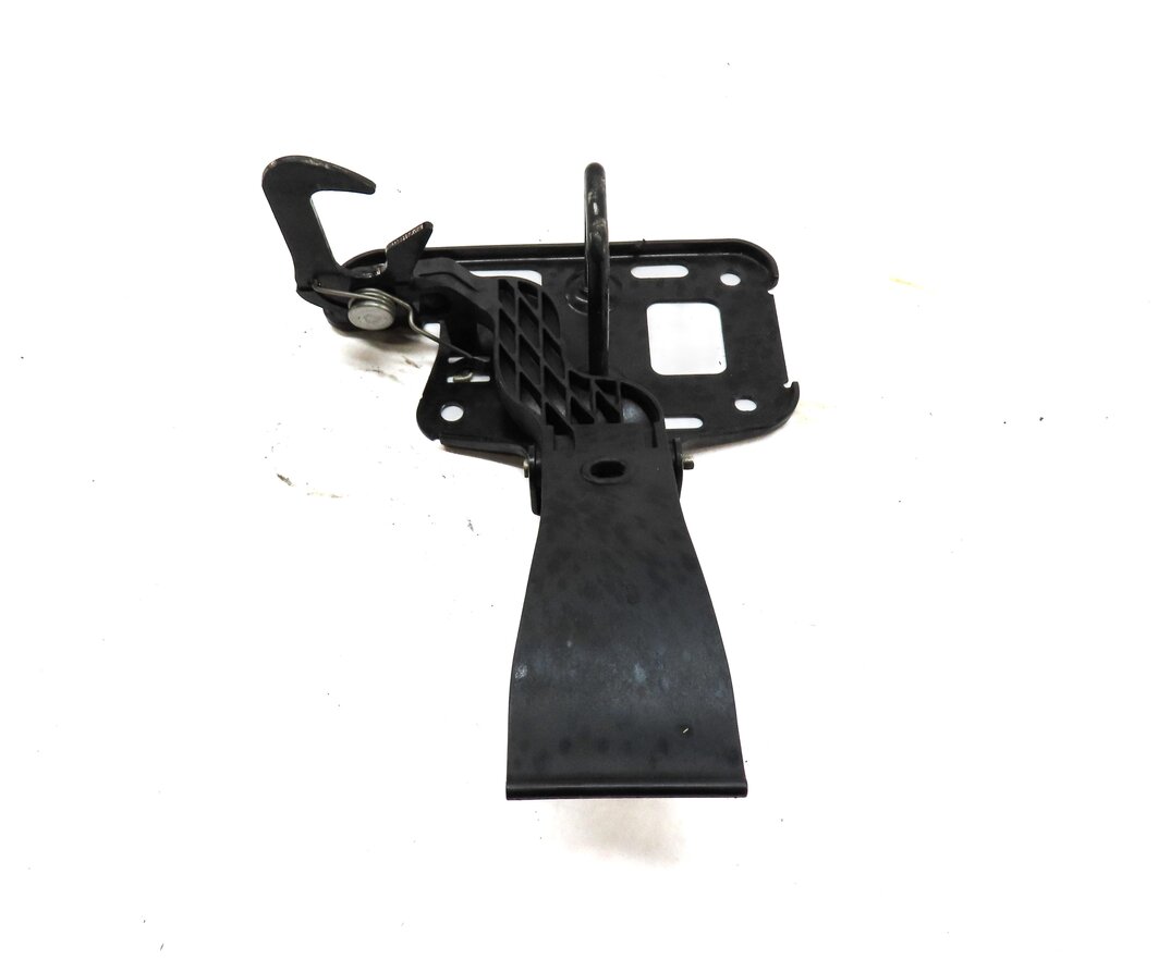 Thumbnail 3: 2013 AUDI S5 (B8 8T) FRONT HOOD SAFETY LATCH CATCH HOOK RELEASE LEVER