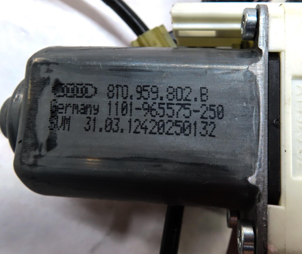 Thumbnail 6: 2013 AUDI S5 (B8 8T) FRONT RIGHT PASSENGER WINDOW REGULATOR w/ MOTOR