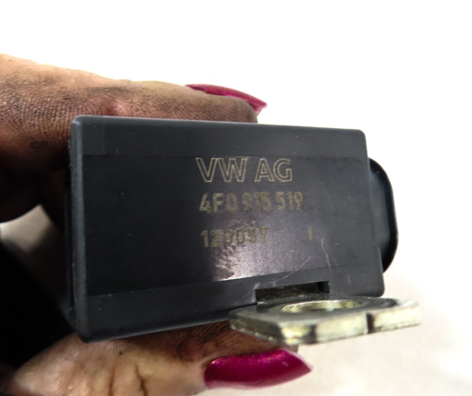 Thumbnail 5: 2013 AUDI S5 (B8 8T) BATTERY OVERLOAD PROTECTION MODULE CIRCUIT