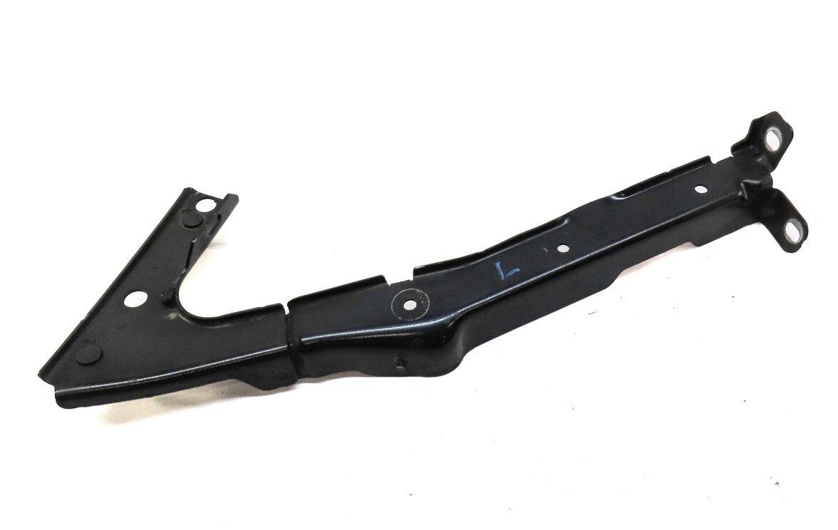 2013 AUDI S5 (B8 8T) FRONT LEFT DRIVER FENDER MOUNT MOUNTING BRACKET (BLUE)