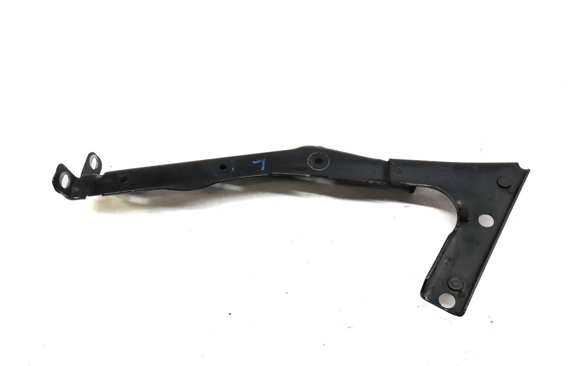 Thumbnail 3: 2013 AUDI S5 (B8 8T) FRONT LEFT DRIVER FENDER MOUNT MOUNTING BRACKET (BLUE)