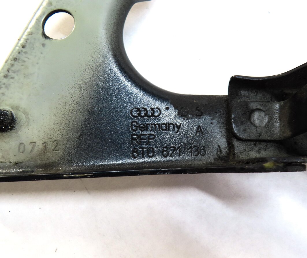 Thumbnail 5: 2013 AUDI S5 (B8 8T) FRONT RIGHT PASSENGER FENDER MOUNT MOUNTING BRACKET (BLUE)