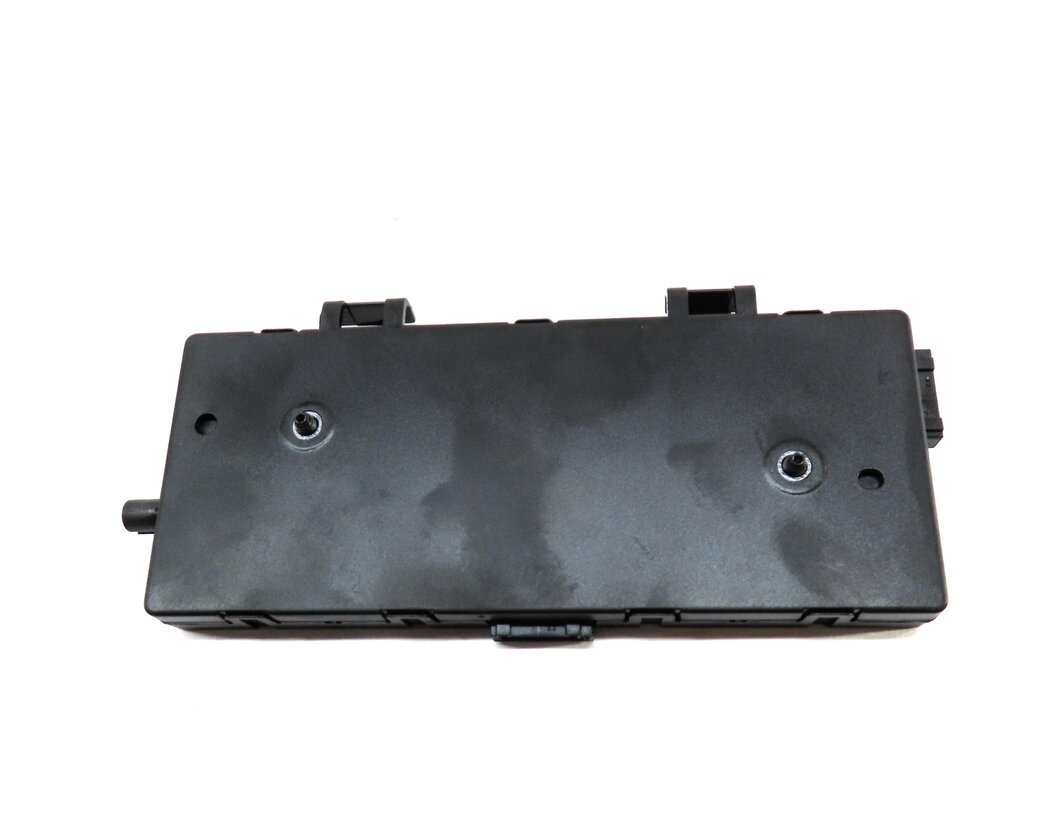 Thumbnail 5: 2013 BMW X1 (E84) RADIO STEREO DIVERSITY ANTENNA CONTROL MODULE