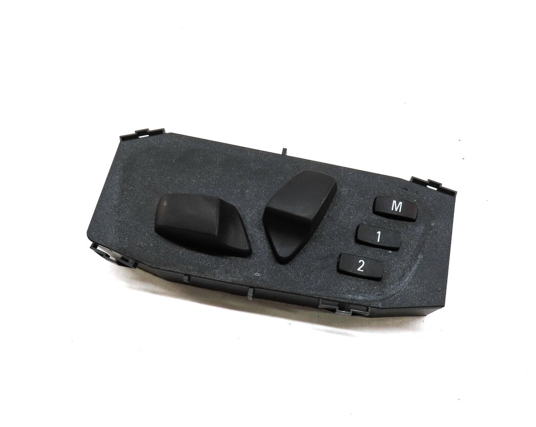 Thumbnail 1: 2013 BMW X1 (E84) FRONT LEFT DRIVER MEMORY SEAT ADJUST ADJUSTMENT SWITCH BUTTON