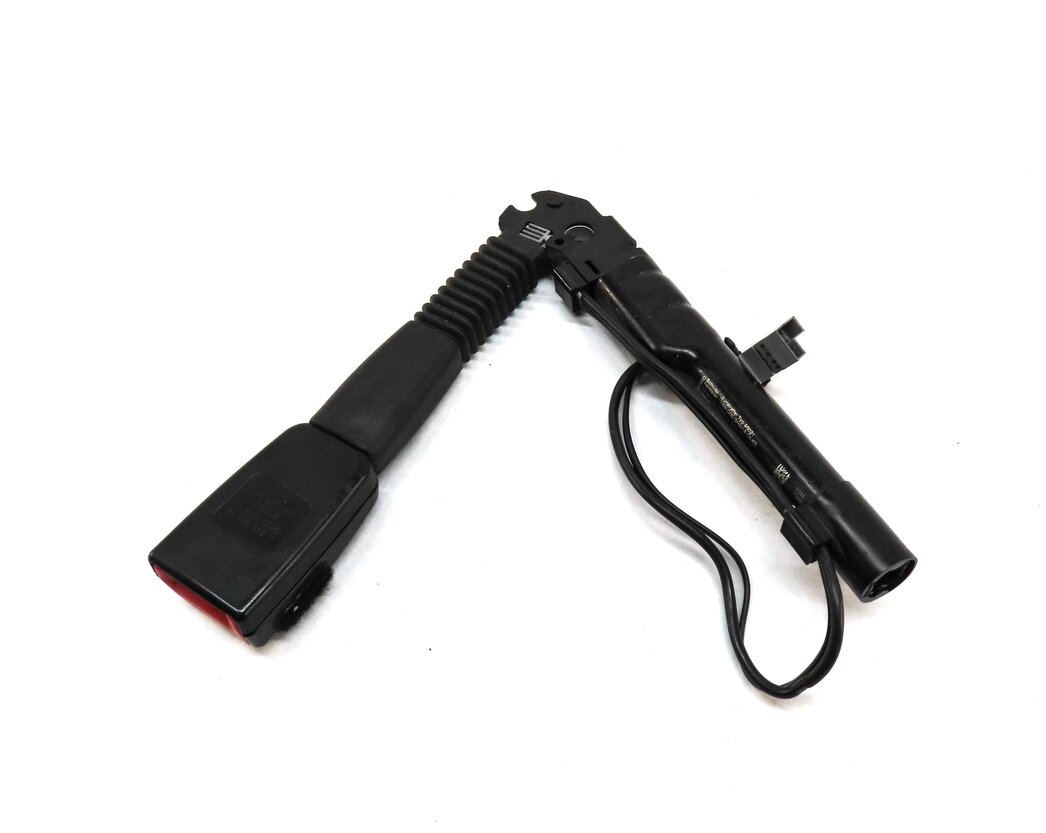Thumbnail 3: 08-16 BMW 1 3 M3 X1 Z4 (E84 E87 E89 E90) FRONT LEFT DRIVER SEATBELT RECEIVER