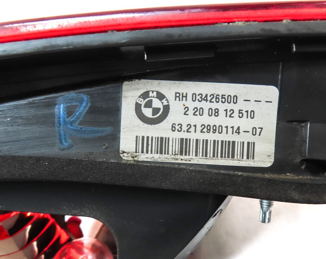 Thumbnail 7: 2012-2015 BMW X1 (E84) RIGHT PASSENGER REAR TRUNK INNER TAILLIGHT LIGHT LAMP