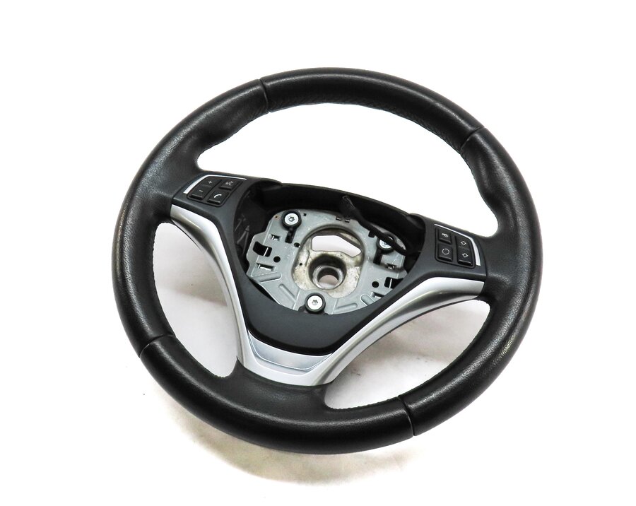 06-15 BMW 1 3 X1 SERIES (E84 E87 E90) 3 SPOKE SPORT STEERING WHEEL w/ SWITCHES