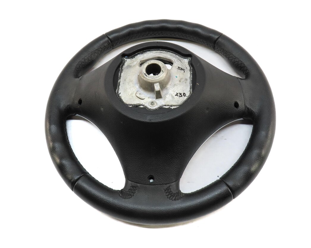 Thumbnail 4: 06-15 BMW 1 3 X1 SERIES (E84 E87 E90) 3 SPOKE SPORT STEERING WHEEL w/ SWITCHES